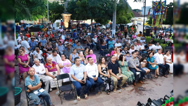 Celebra Pablo Varona sabiduría y experiencia en el Día de los Abuelos