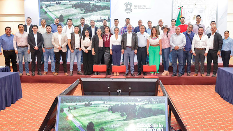 Bedolla refrenda apoyo a municipios para su desarrollo 