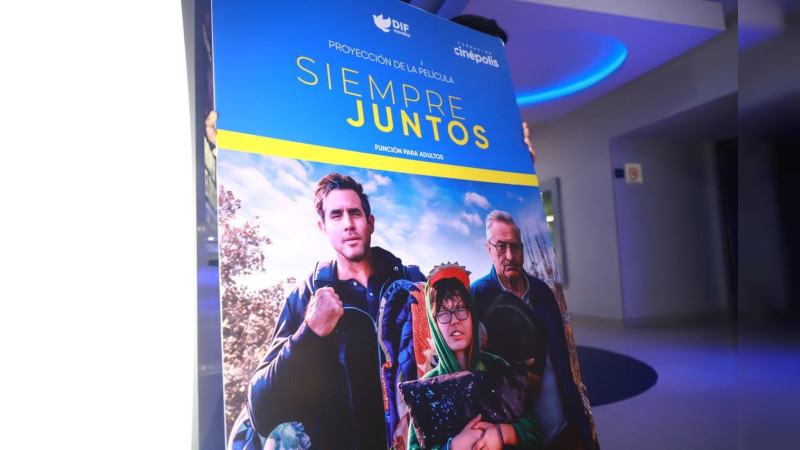 DIF Morelia fomenta la inclusión y sensibilización sobre el Autismo con proyección de película en el cine