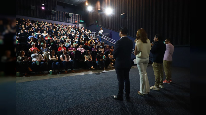 DIF Morelia fomenta la inclusión y sensibilización sobre el Autismo con proyección de película en el cine