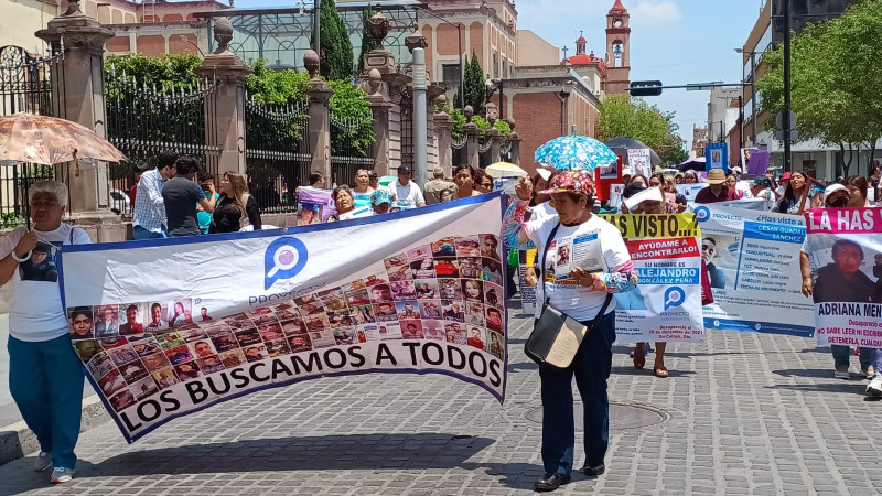 Celebran misa y marchan en memoria de los desaparecidos en Celaya, Guanajuato