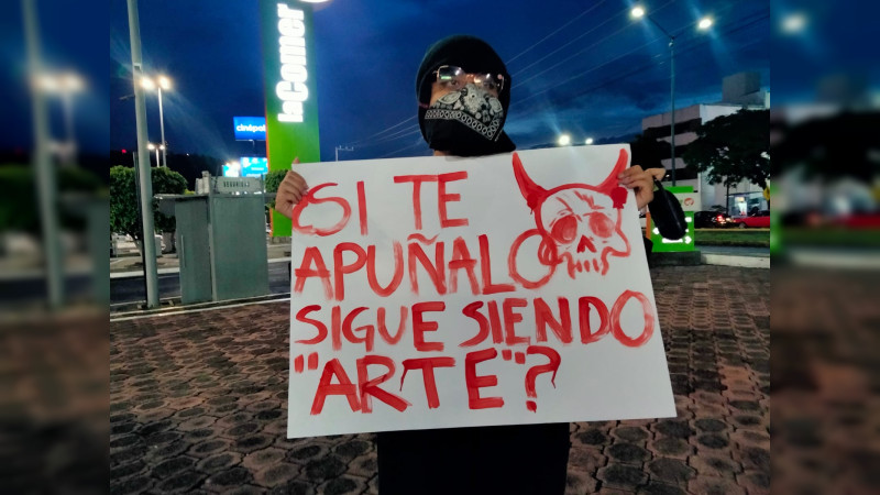 Protestan contra las corridas de toros en Morelia; ¡Basta a la crueldad animal!