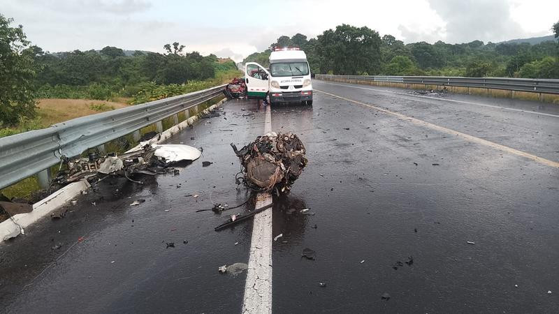 Choque deja 4 lesionados y una fallecida en autopista Pátzcuaro - Cuitzeo
