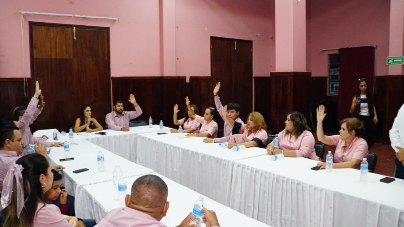 Aprueba Cabildo de Apatzingán a Secretario del Ayuntamiento y Secretario de Finanzas 
