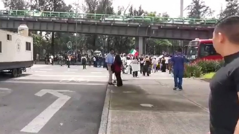 Estudiantes se manifiestan en sede alterna del Congreso de la Unión contra reforma judicial 