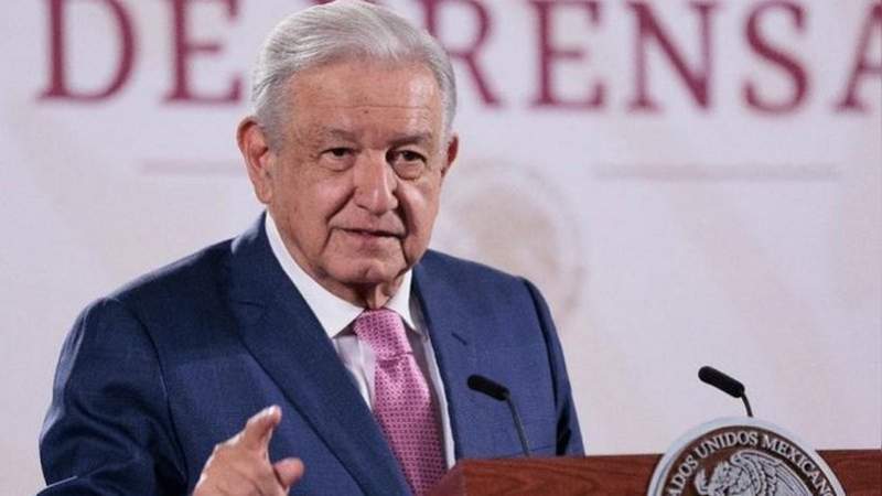 AMLO promete rifar un reloj en su última conferencia ‘mañanera’ 
