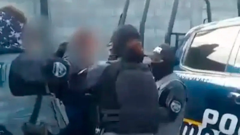 Cae mujer policía sospechosa de feminicidio en contra de su jefa, en Morelos 