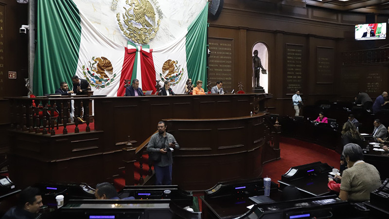 Mejores condiciones de trabajo a policías: Congreso de Michoacán 