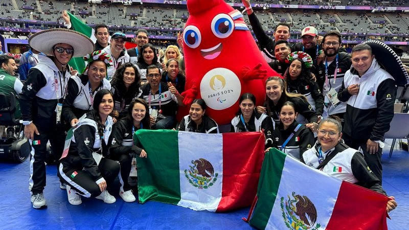 AMLO festeja las 17 medallas obtenidas en los Juegos Paralímpicos de París 2024 