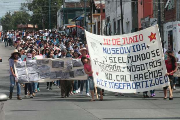 Marchan universitarios en Morelia - Foto 0 