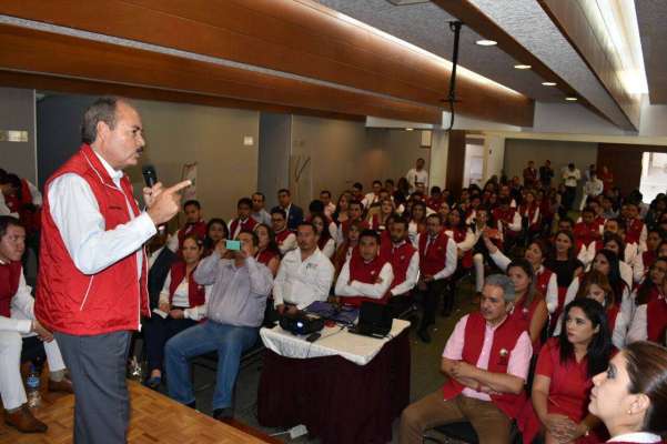 Necesitarlo formar y capacitar a las jóvenes para  transformar a México: Víctor Silva 