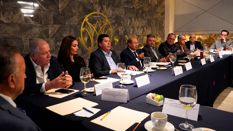 Jorge Reséndiz dialoga con empresarias y empresarios michoacanos sobre el Bicentenario del Poder Judicial y la reforma judicial 