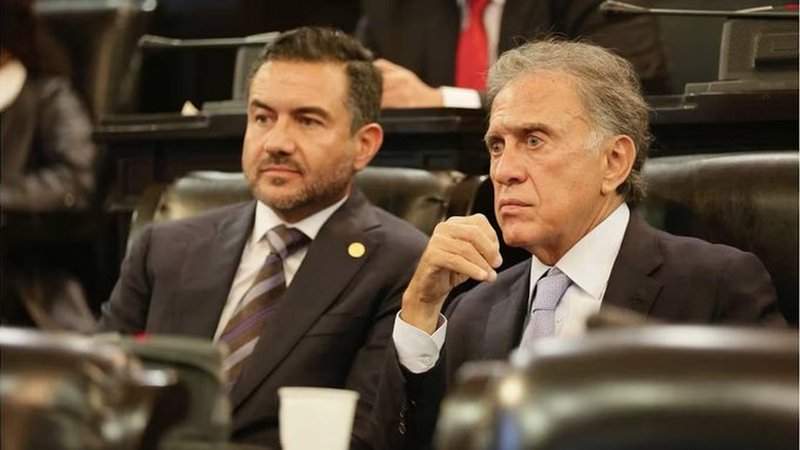 AMLO evita opinar sobre expulsión de los Yunes del PAN 