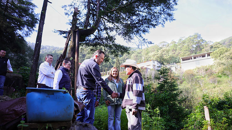Entrega el Gobernador Acciones de Vivienda en Pinal de Amoles, Querétaro 
