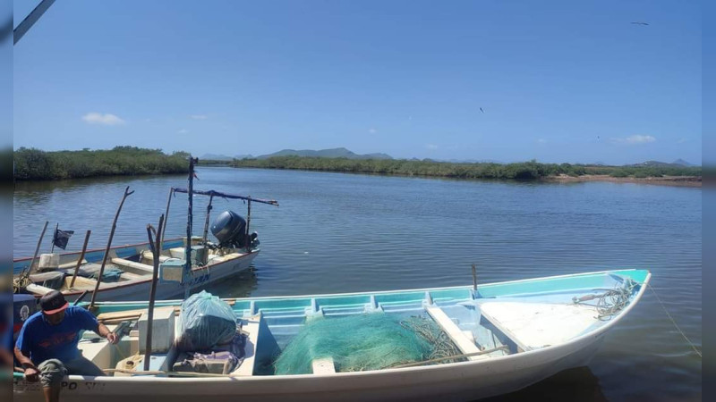 Cierran Puerto de Lázaro Cárdenas a la navegación menor por tormenta tropical “John”