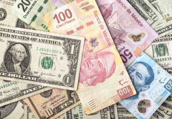 Dólar cierra con descenso, se vende hasta en $18.83 en bancos 