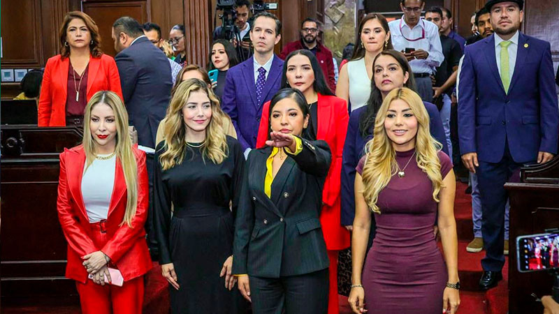 PRD Michoacán acompaña a Nancy Yuliana Torres a su toma de protesta como Presidenta municipal de Charapan 