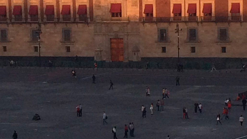 'Blindan' Palacio Nacional previo a marcha conmemorativa del 2 de Octubre 