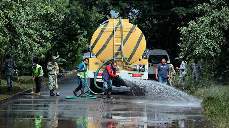 Gobierno de Morelia realiza limpieza integral en colonias afectadas por desfogue de Conagua 