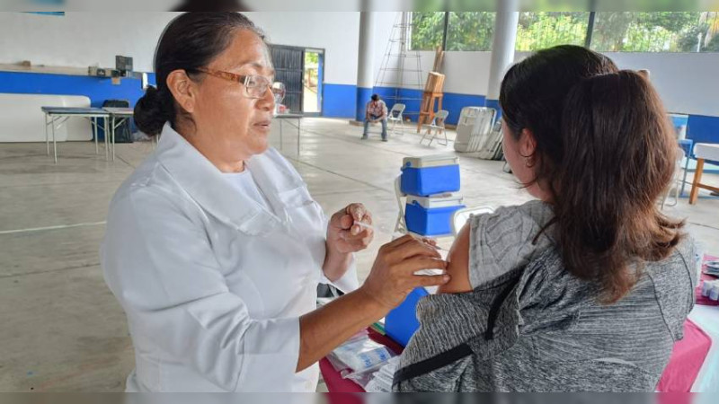 Gobierno de Michoacán acerca servicios de salud y bienestar a El Coire y Faro de Bucerías 