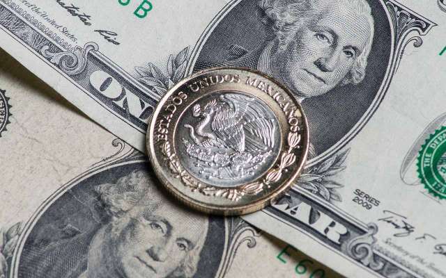 Dólar se vende hasta en 20.33 pesos en bancos de la capital 