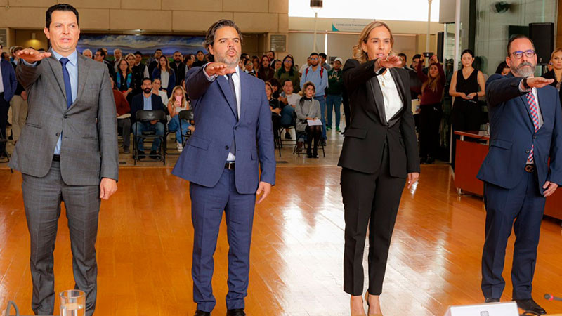 Toma protesta Felifer Macías a nuevos funcionarios del Ayuntamiento de Querétaro 