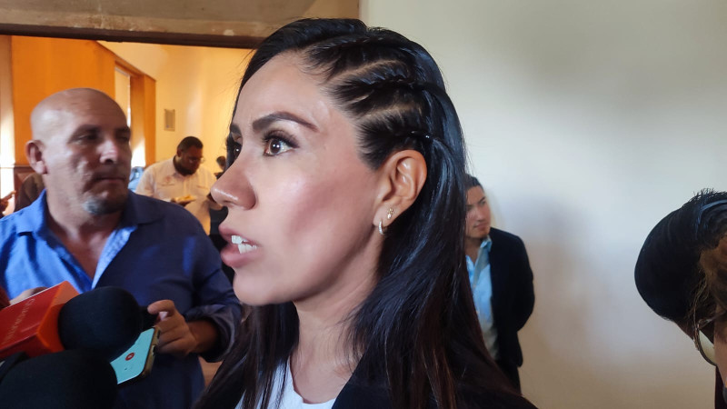 Colapsadas, finanzas de Apatzingán; recibe Fanny Arreola deuda por 162 millones de pesos 