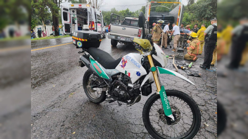  Se incendia camioneta en la Siglo XXI