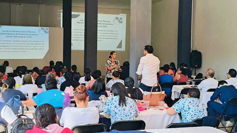Profesionales de la Salud se capacitan en Derechos Humanos de las personas adultas mayores 