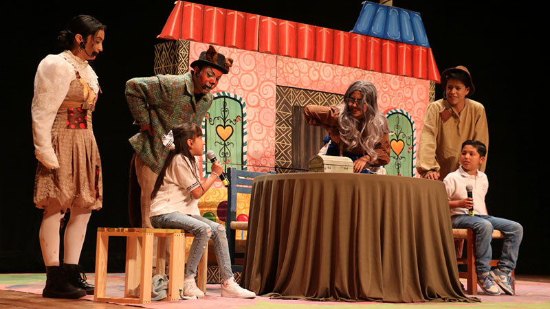 Más de 2,700 infantes de Michoacán conocen de la justicia alternativa a través de obra de teatro  