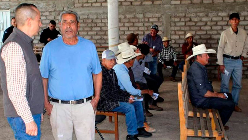Recorre Julio Cesar Conejo comunidades de Villa Morelos para atender directamente planteamientos ciudadanos 
