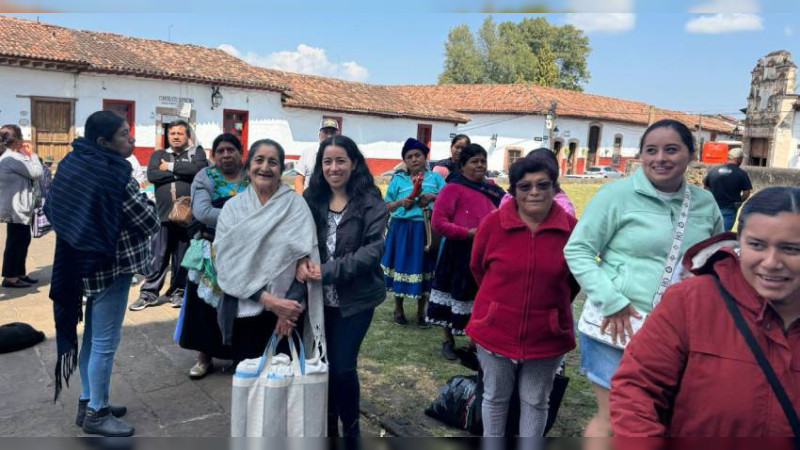 Inscriben piezas para el 55 Concurso Artesanal de Noche de Muertos en Pátzcuaro, Michoacán