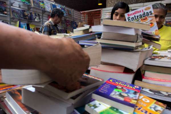 Día Nacional del libro, en México se leen 3.8 libros al año  