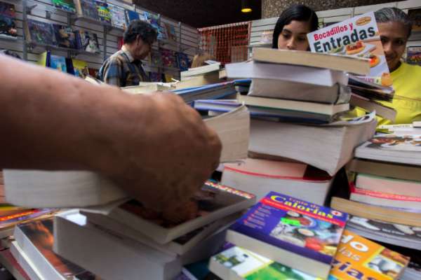 Día Nacional del libro, en México se leen 3.8 libros al año  