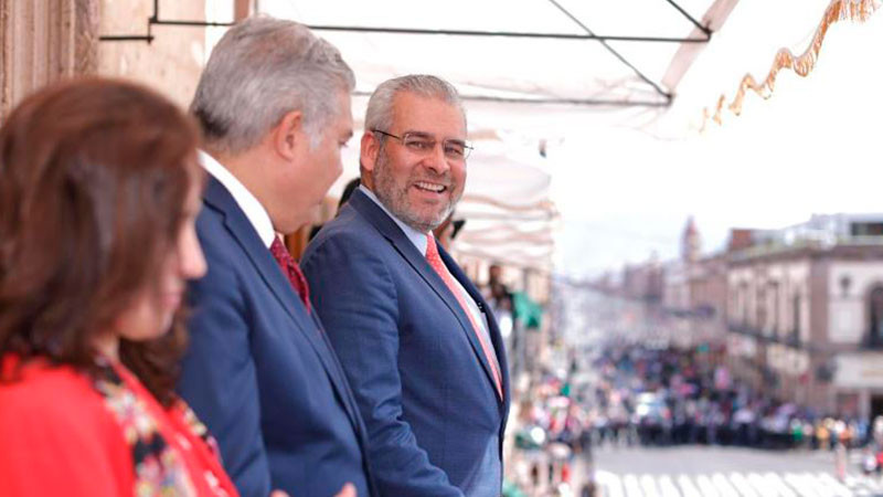 Asiste Bedolla al desfile por el 114 Aniversario del Inicio de la Revolución Mexicana 