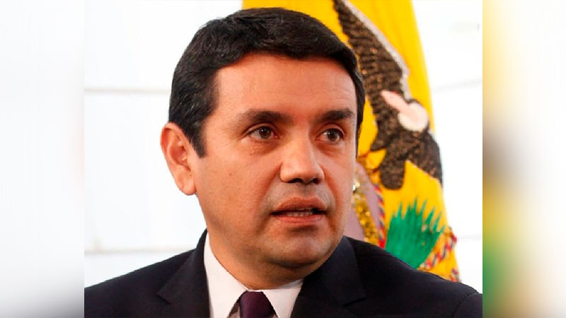 Otorgan refugio en México a ex ministro de Ecuador, quien fue detenido por la Interpol 