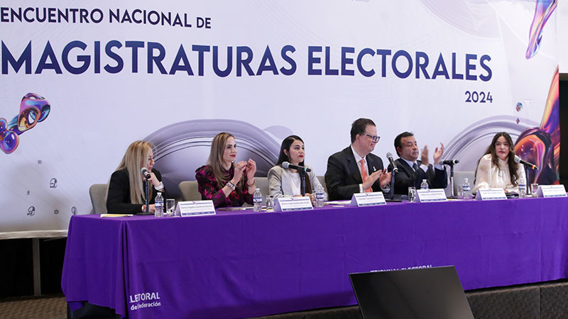 Yolanda Camacho Ochoa, Magistrada del TEEMICH participó en la Mesa 3 “Creando ciudadanía para una sociedad mejor” 