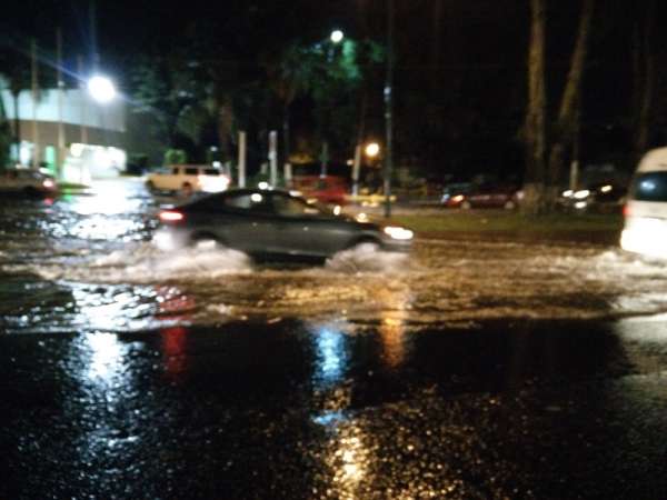 Tromba causa inundaciones y encharcamientos en Morelia - Foto 1 