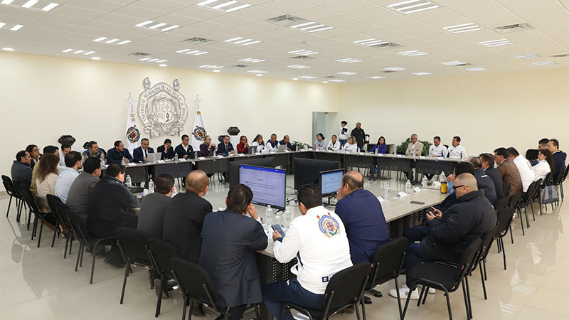 Plenamente garantizados derechos adquiridos de las y los trabajadores con la reforma constitucional de la UMSNH: especialistas en Derecho