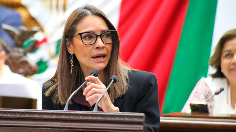 Propone Nalleli Pedraza Huerta facultar a los notarios para oficializar matrimonios en Michoacán 