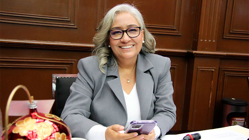 Emma Rivera celebra la aprobación de la reforma que garantiza la autonomía y estabilidad financiera de la UMSNH 
