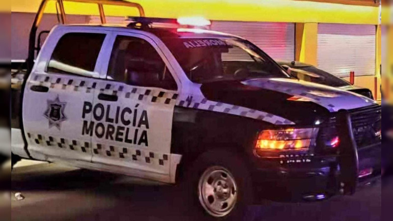 Hombre herido de bala es auxiliado en tienda Oxxo en Morelia, Michoacán 