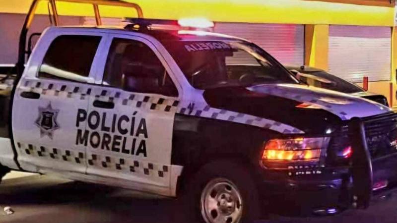 Hombre lesionado se refugia en tienda Oxxo en Morelia 