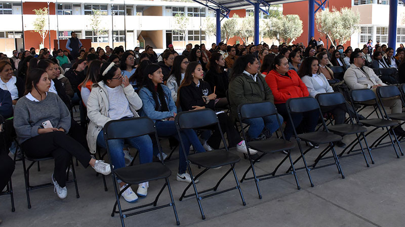 Fortalece Unidad de Servicios para la Educación Básica en el Estado de Querétaro enseñanza con un enfoque humanista 