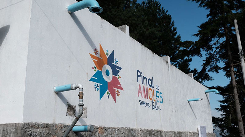 Entrega SEDESOQ 17 obras sociales en Tolimán y Pinal de Amoles 