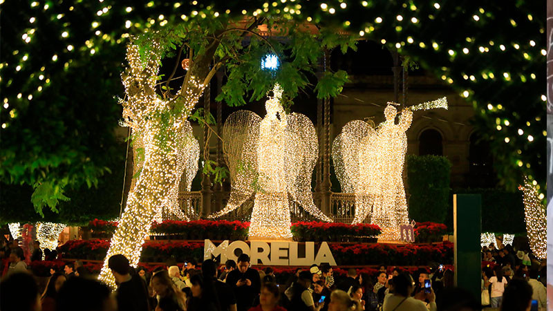 Alfonso Martínez inaugura una Mágica Navidad
