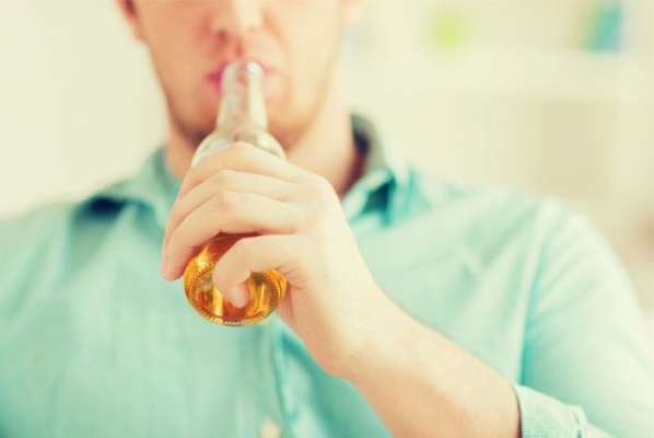 Estudio revela que una cerveza al día puede evitar ataques al corazón 