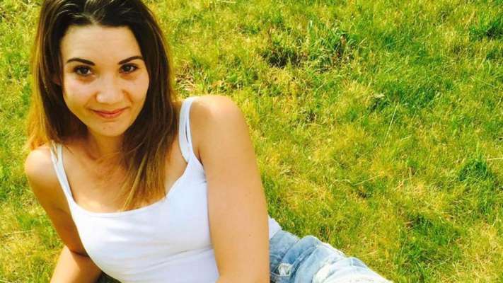 Mujer publica fotos de su jefe desnudo en Facebook como venganza por despedirla  