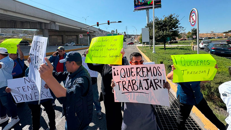 En Querétaro, se manifiestan trabajadores porque municipio mantiene sellos de clausura  