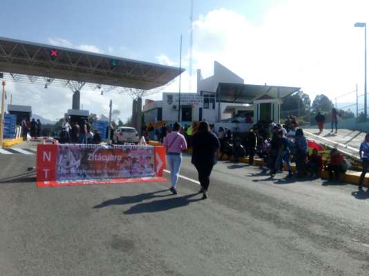 CNTE bloquea casetas de diferentes partes de Michoacán - Foto 0 